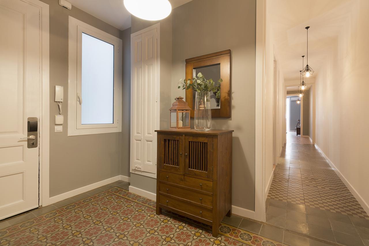 Royal Aribau Nextdoor Apartment Барселона Екстериор снимка